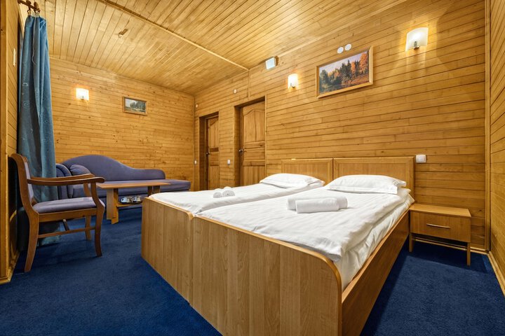 Room 3 of 262