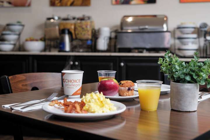 Breakfast/Coffee Service 24 of 31