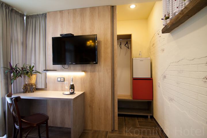 Room 15 of 81