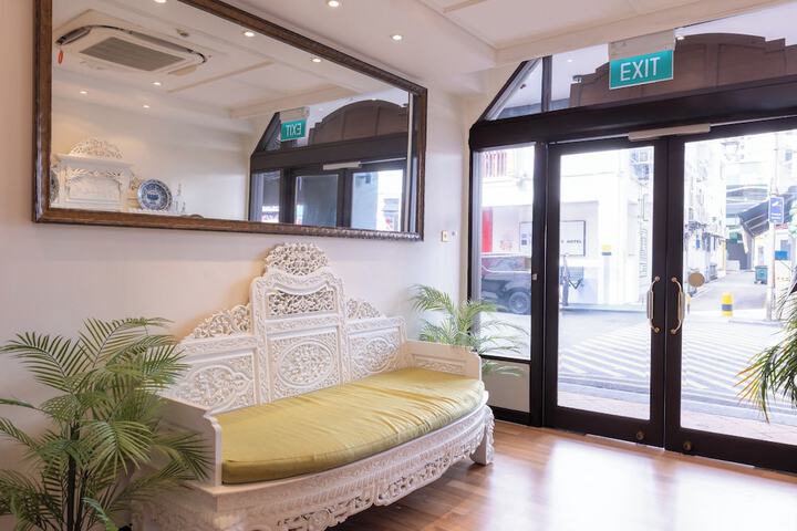 Entrance & Lobby