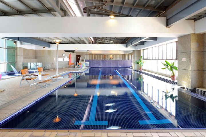 Pool 45 of 100