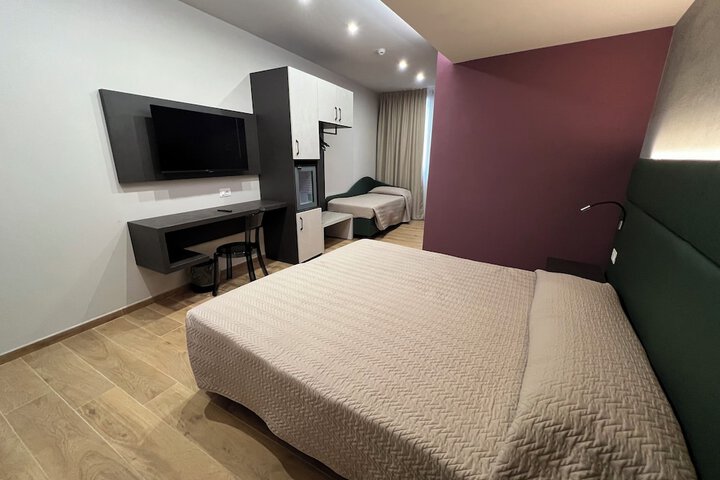 Room 15 of 24