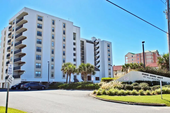 Photo of Island Winds West by Youngs Suncoast