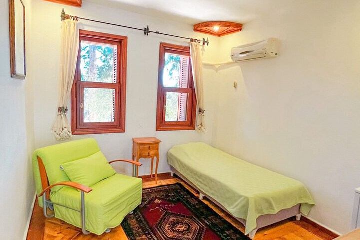 Room 34 of 139