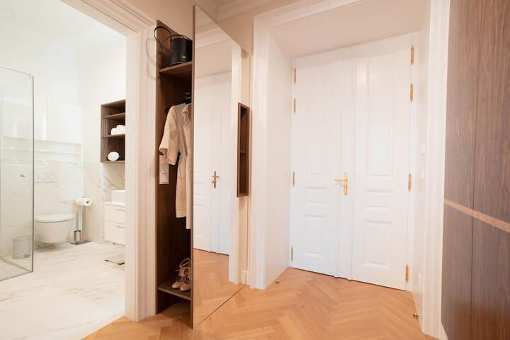 Room 41 of 57
