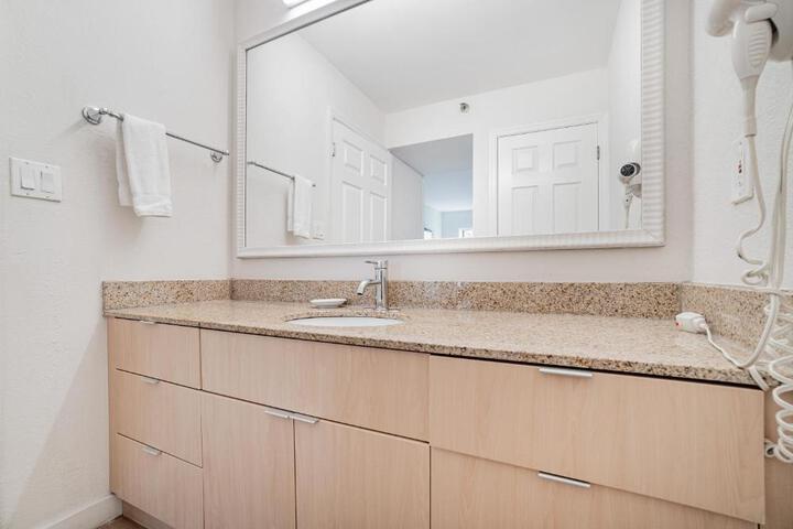 King Studio Suite (6 of 14)