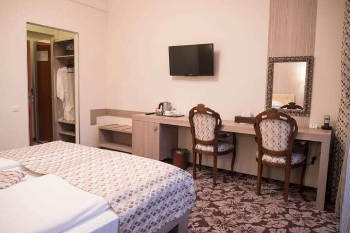 Room 15 of 41