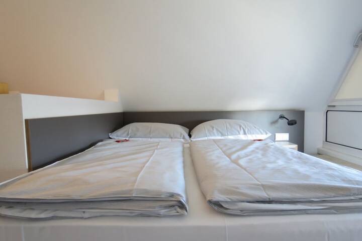 Room 62 of 125
