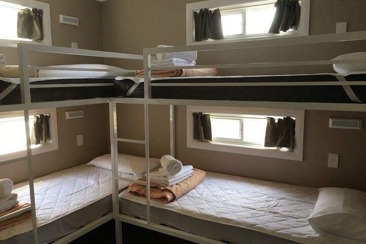 Room 2 of 38