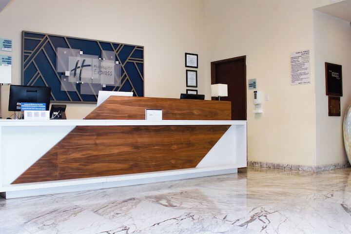 Hotel Interior 2 of 100