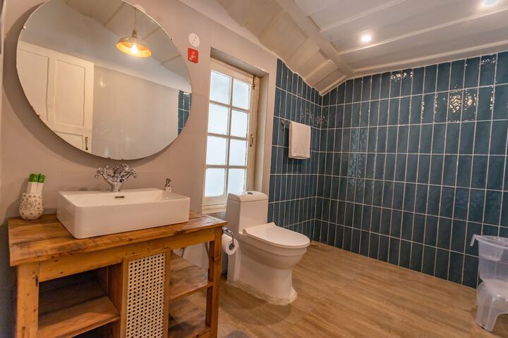 Room 53 of 74