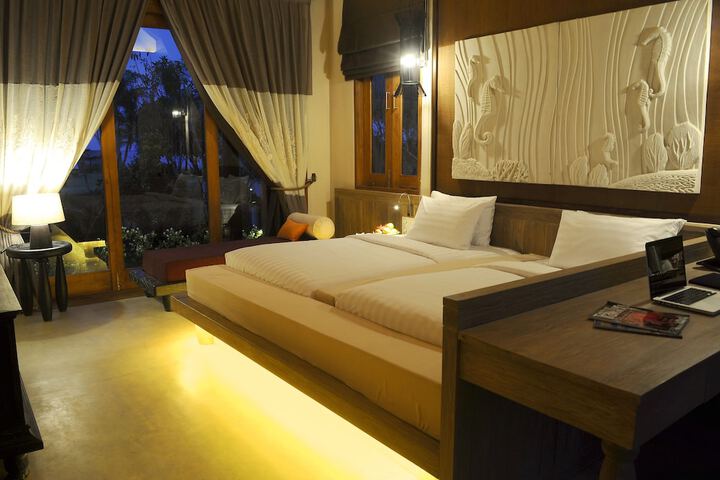 Room 4 of 75