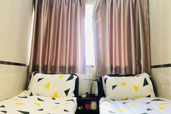 Room 10 of 23