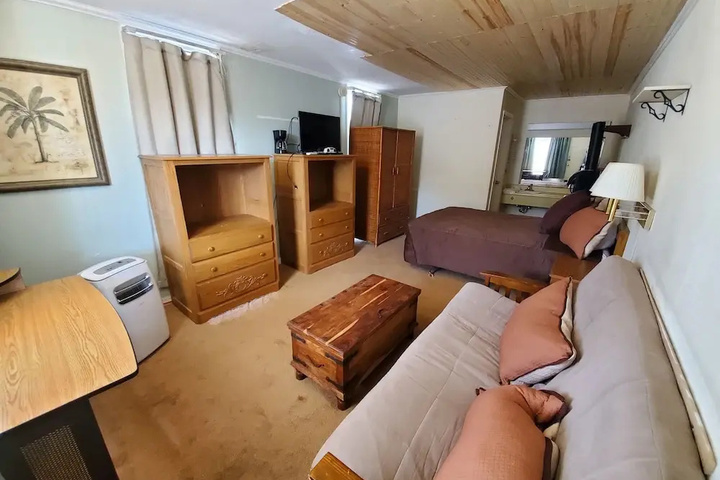 Room 3 of 11