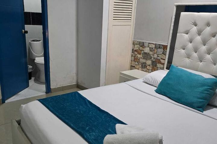 Room 4 of 11