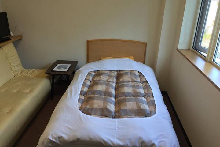 Room 16 of 60