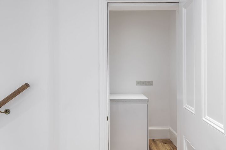 Room 11 of 107