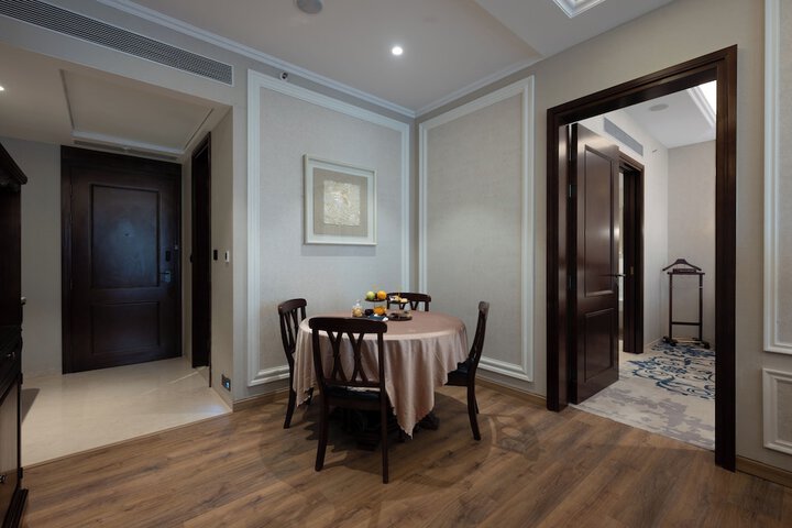 Room 44 of 69