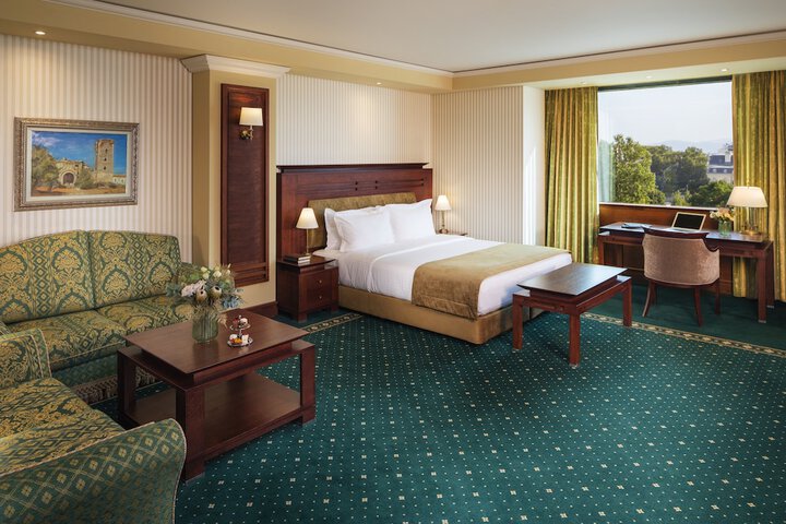 Room 4 of 71