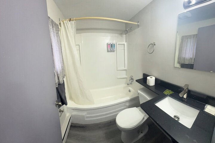 Room 33 of 61