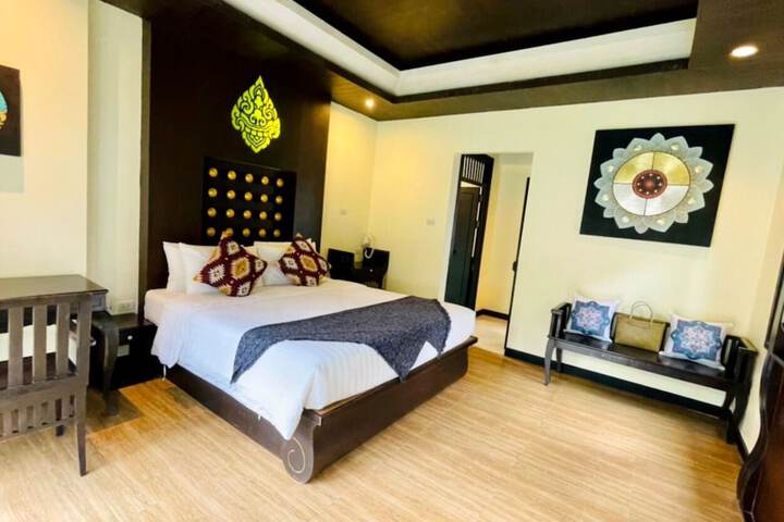 Room 4 of 85