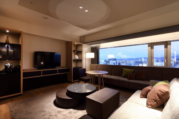 Room 28 of 120