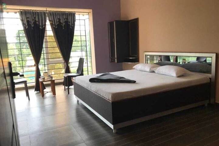 Room 16 of 34