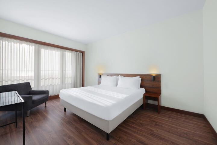 Room 60 of 135