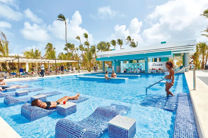 Hotel Pool