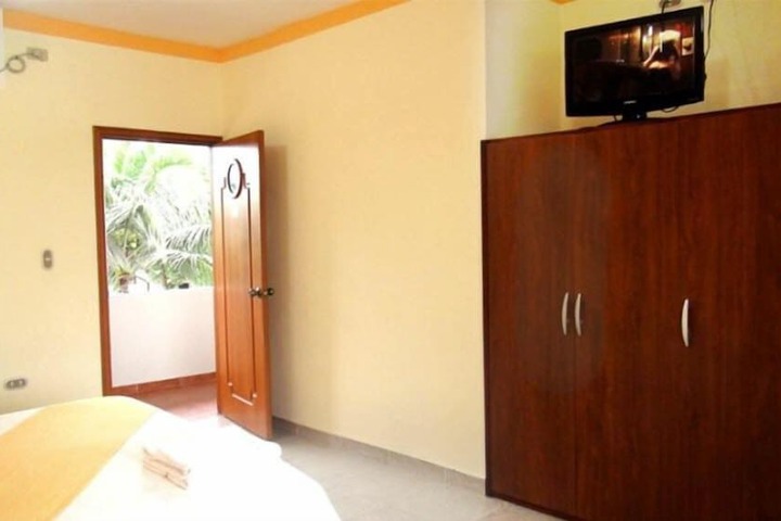 Room 9 of 33