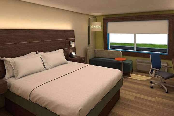 1 King Bed (6 of 26)
