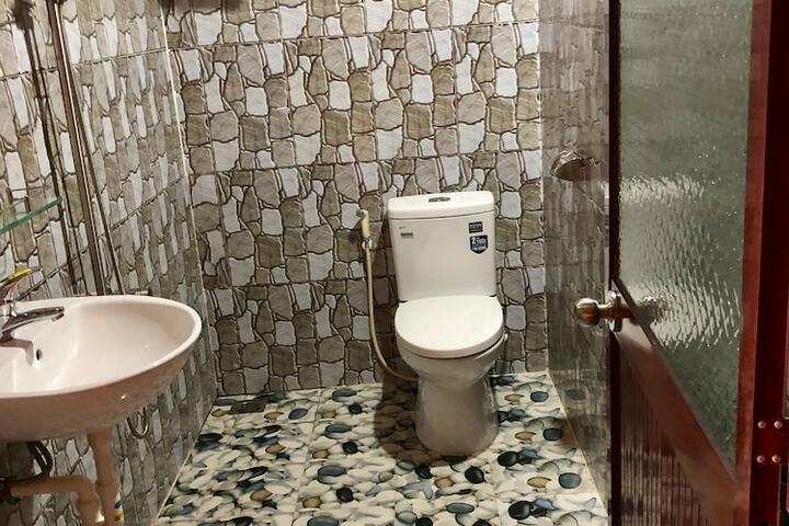 Room 64 of 139