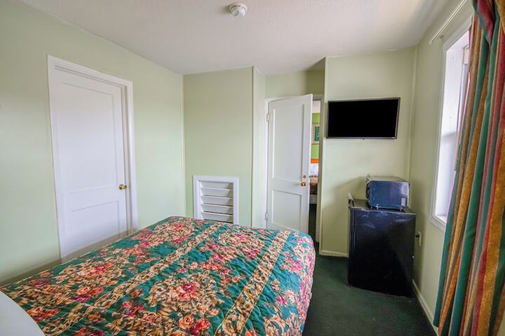 Room 41 of 106