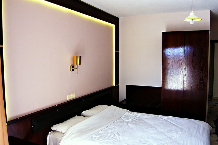 Room 9 of 23