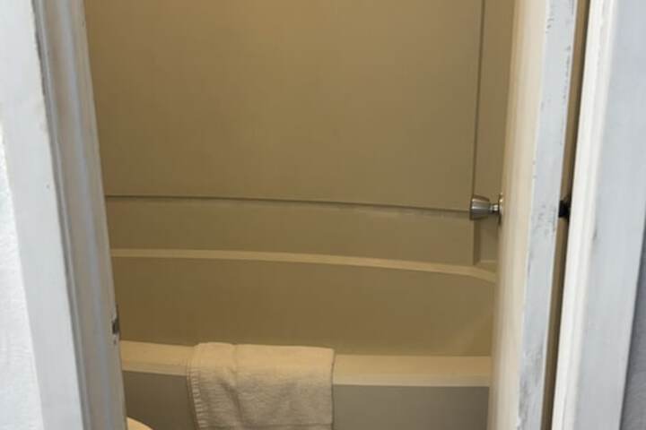 Room 9 of 14