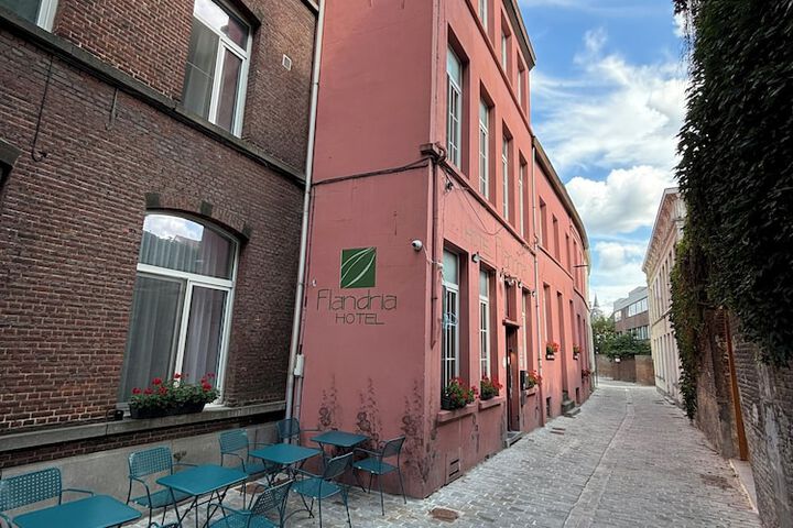 Exterior of Flandria Hotel