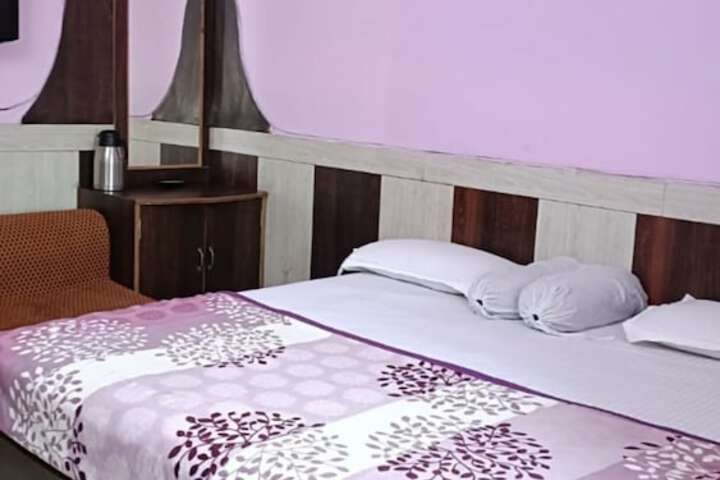 Room 6 of 17