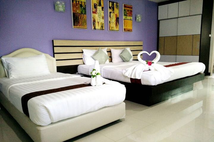 Room 9 of 37
