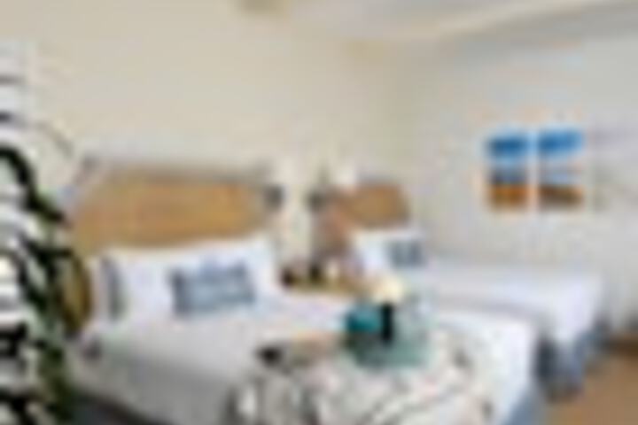 Room 32 of 426
