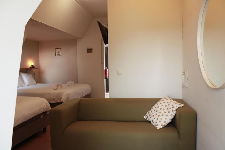 Room 9 of 44