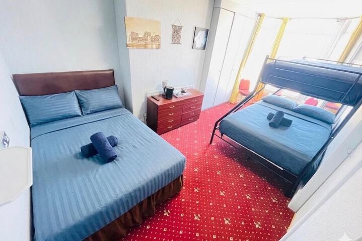 Room 17 of 23