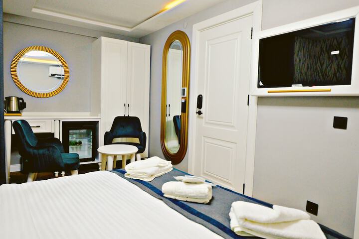 Room 27 of 42