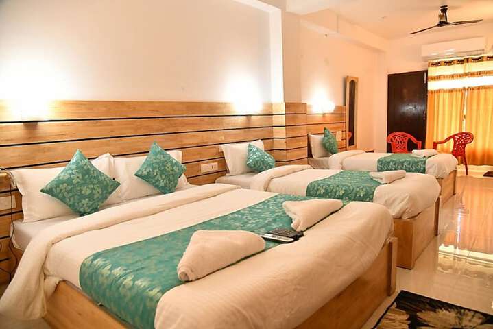 Room 6 of 15