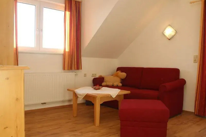 Room 5 of 12