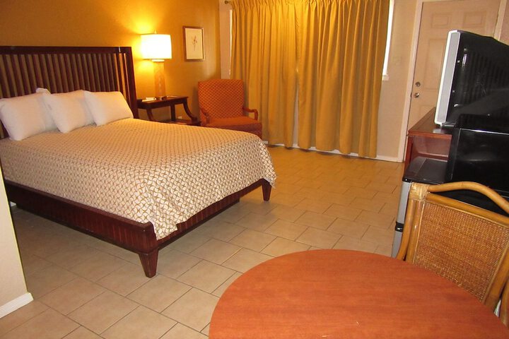Room 7 of 32