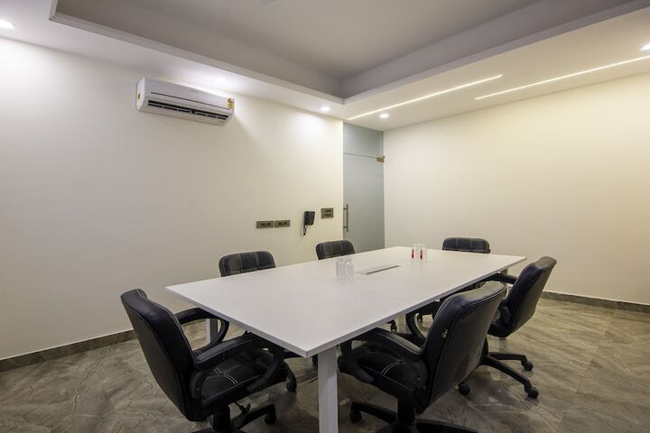 Business Center 51 of 59