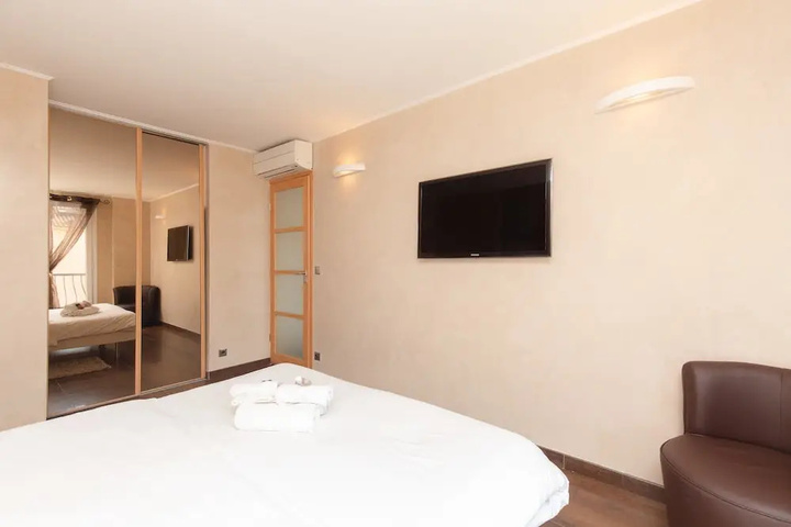Room 3 of 18