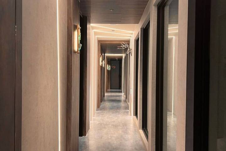 Ballroom/Hall 133 of 147