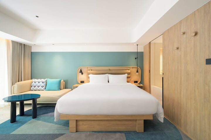 Room 40 of 226