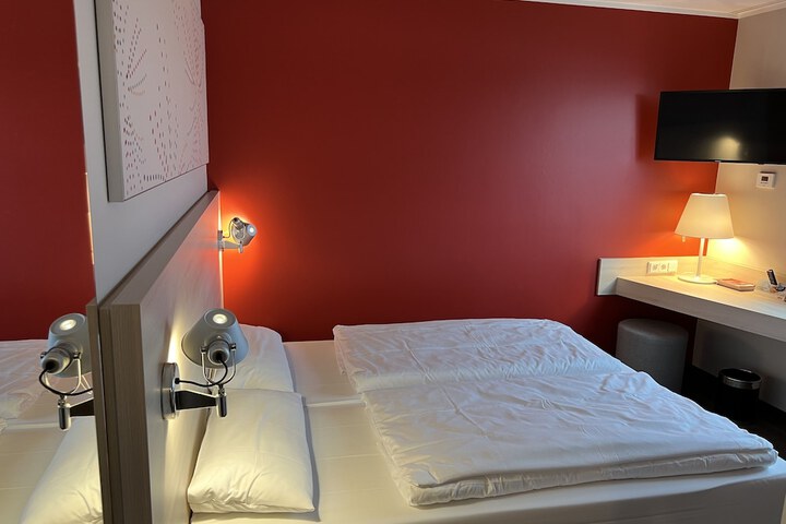 Room 7 of 23